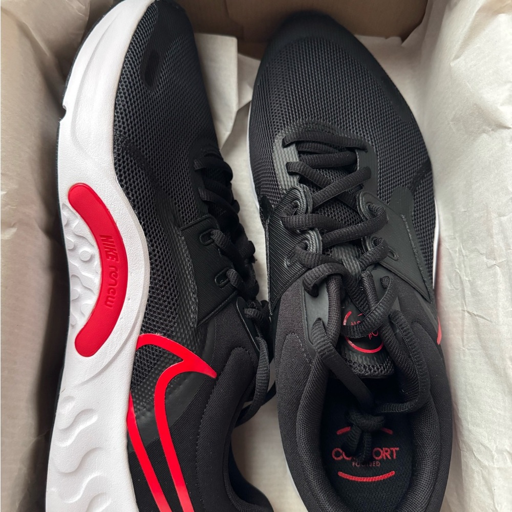 Nike Men's Black and Red Running Shoes